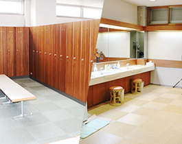 ロッカールームパウダールーム